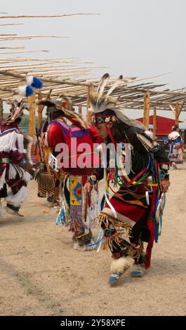 Native Americans in full regalia dancing at Pow wow Stock Photo - Alamy