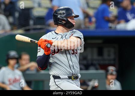 Detroit Tigers' Colt Keith bats against the Chicago Cubsl during the