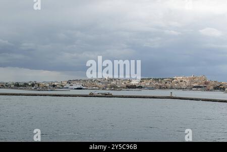 Cagliari ITA, Themenbild Reisen, Cagliari, Sardinien, 17.09.2024. Gewitterwolken ziehen auf ueber Cagliari. ITA, Themenbild Reisen, Cagliari, Sardinien, 17.09.2024. *** Cagliari ITA, Theme picture travel, Cagliari, Sardinia, 17 09 2024 Thunderclouds over Cagliari ITA, Theme picture travel, Cagliari, Sardinia, 17 09 2024 Copyright: xEibner-Pressefoto/HeikexFeinerx EP HFR Stock Photo