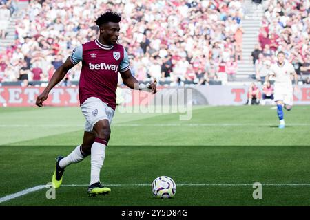 London, UK. 21st Sep, 2024. London, England, September 21 2024: Mohammed Kudus (14 West Ham) in action during the Premier League game between West Ham and Chelsea at London Stadium in London, England. (Pedro Porru/SPP) Credit: SPP Sport Press Photo. /Alamy Live News Stock Photo