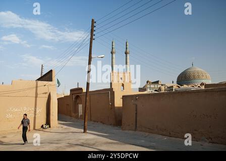 Street scene in central yazd iran Stock Photo