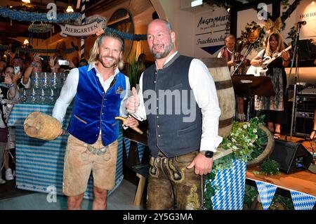 Paul Janke und Björn Schwarz beim Wiesn-Anstich zum Oktoberfest 2024 im Hofbräu Berlin. Berlin, 21.09.2024 *** Paul Janke and Björn Schwarz at the Oktoberfest 2024 tapping ceremony at Hofbräu Berlin Berlin, 21 09 2024 Foto:xN.xKubelkax/xFuturexImagex fassanstich 4932 Stock Photo