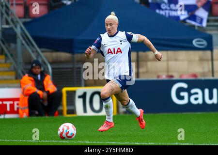 London, UK. 22nd Sep, 2024. London, England, September 22nd 2024: Bethany England (9 Tottenham Hotspur) during the Womens Super League game between Tottenham Hotspur and Crystal Palace at Brisbane Road in London, England (Alexander Canillas/SPP) Credit: SPP Sport Press Photo. /Alamy Live News Stock Photo