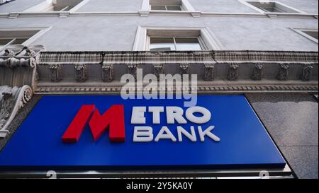 Metro bank on Bishopsgate London Stock Photo