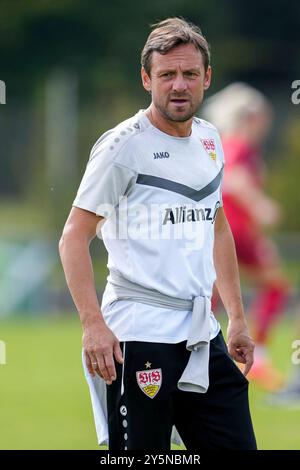 St. Leon Rot, Deutschland. 22nd Sep, 2024. Heiko Gerber (Trainer, Cheftrainer, VfB Stuttgart), Einzelbild, Einzelfoto, Aktion, Action, 22.09.2024, St. Leon-Rot (Deutschland), Fussball, Regionalliga Süd, TSG 1899 Hoffenheim U20 - VfB Stuttgart, 22.09.2024, St. Leon-Rot (Deutschland), Fussball, Regionalliga Süd, TSG 1899 Hoffenheim U20 - VfB Stuttgart, DFB/DFL REGULATIONS PROHIBIT ANY USE OF PHOTOGRAPHS AS IMAGE SEQUENCES AND/OR QUASI-VIDEO. Credit: dpa/Alamy Live News Stock Photo