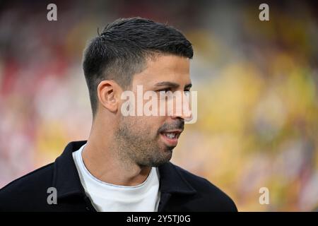 Stuttgart, Deutschland. 22nd Sep, 2024. TV-Experte DAZN Sami Khedira Portrait VfB Stuttgart vs Borussia Dortmund BVB 221.09.2024 DFL REGULATIONS PROHIBIT ANY USE OF PHOTOGRAPHS AS IMAGE SEQUENCES AND/OR QUASI-VIDEO/dpa/Alamy Live News Stock Photo