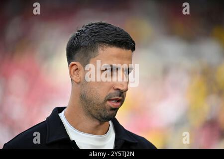 Stuttgart, Deutschland. 22nd Sep, 2024. TV-Experte DAZN Sami Khedira Portrait VfB Stuttgart vs Borussia Dortmund BVB 221.09.2024 DFL REGULATIONS PROHIBIT ANY USE OF PHOTOGRAPHS AS IMAGE SEQUENCES AND/OR QUASI-VIDEO/dpa/Alamy Live News Stock Photo