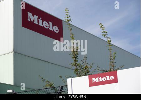 Exterior view of the MIELE plant in Guetersloh, at the company's headquarters 2000 employees are employed in the development and production of washing machines and dryers and parts and components for other Miele plants, company logo, general, feature, border motif, symbolic photo on September 22nd, 2024 in Guetersloh/ Germany. Stock Photo