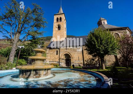 Gothic-style bell tower, around the 14th century, Romanesque church of Sant Felix de Vilac, 12th century,  , Vilac , municipality of Vielha e Mijaran Stock Photo