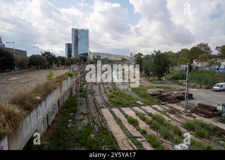 The Spanish government wants to address the ongoing delays in the commuter rail network of Spanish railways, managed by the public companies Renfe and Adif. The network, which has become unreliable due to the continuous delays, aims to modernize and invest more money. El gobierno espa&#xf1;ol quiere poner manos a la obra ante los continuos retrasos en la red de cercan&#xed;as de los ferrocarriles espa&#xf1;oles, gestionados por las empresas p&#xfa;blicas Renfe y Adif. La red, que se ha vuelto poco fiable por los continuos retrasos que acumula, pretende modernizarse e invertir más dinero. Stock Photo