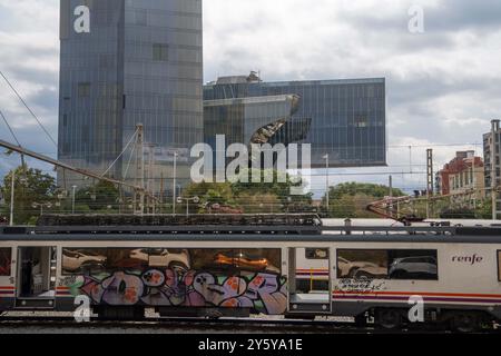 The Spanish government wants to address the ongoing delays in the commuter rail network of Spanish railways, managed by the public companies Renfe and Adif. The network, which has become unreliable due to the continuous delays, aims to modernize and invest more money. El gobierno espa&#xf1;ol quiere poner manos a la obra ante los continuos retrasos en la red de cercan&#xed;as de los ferrocarriles espa&#xf1;oles, gestionados por las empresas p&#xfa;blicas Renfe y Adif. La red, que se ha vuelto poco fiable por los continuos retrasos que acumula, pretende modernizarse e invertir más dinero. Stock Photo