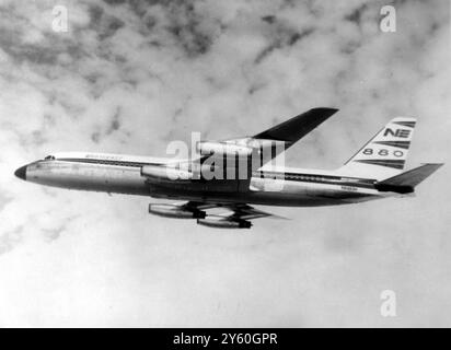 AVIATION US CONVAIR 880 JET AIRLINER IN FLIGHT   13 DECEMBER 1960 Stock Photo