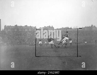 In the first round proper of the FA Cup, Crystal Palace, were at home to Port Vale at Selhurst Park today. Picture shows: Heppel Port Vale goalie and right back Butler have an uneasy moment in front of goal during this afternoon's cup tie at Selhurst Park.  29 November 1947 Stock Photo