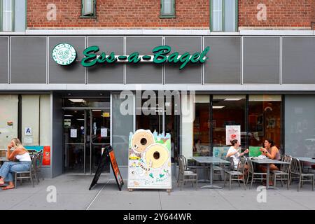 Ess-a-Bagel, 324 1st Ave, New York. NYC storefront of a bagel shop in Stuyvesant Town/Gramercy neighborhood. Stock Photo