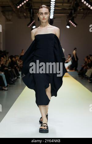 Paris, Frankreich. 23rd Sep, 2024. CFCL Spring/Summer 2025 Runway during Paris Fashion Week on September 2024 - Paris, France, 23/09/2024 Credit: dpa/Alamy Live News Stock Photo