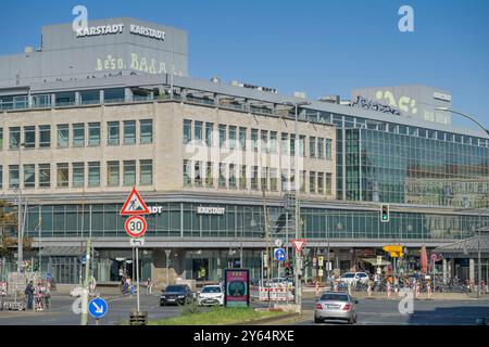 Karstadt, Hermannplatz, Kreuzberg, Berlin, Deutschland *** Karstadt, Hermannplatz, Kreuzberg, Berlin, Germany Stock Photo