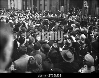 Churchill Goes to Vote . Wearing his Brown Derby hat , Mr Winston Churchill is seen leaving his Hyde Park Gate , ( London ) home when he went to register his vote in the General Election .  25th October 1951 Stock Photo