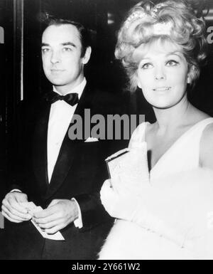 Hollywood : Actress Kim Novak and English Actor Richard Johnson  believed to have married this weekend . 16 March 1965 Stock Photo