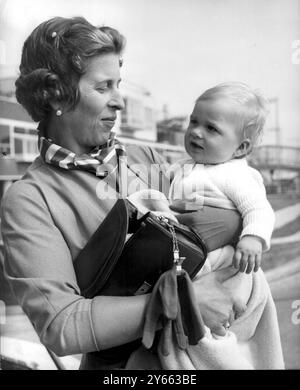 Princess Sophie of Hanover with her daughter, the Queens God daughter, Friederike Elisabeth of Hanover. Balmoral  16th August 1955 Stock Photo