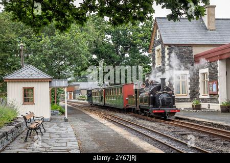 FR 0-4-0ST+T No. 5 'Welsh Pony', Minffordd station on the Bleanau Festiniog railway Stock Photo