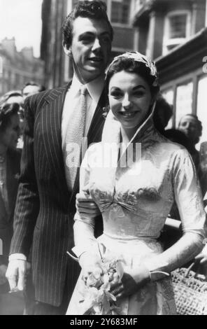 Joan Collins seen leaving Caxton Hall, London with her bridegroom Maxwell Reed, film actor, 24th May 1952 Stock Photo