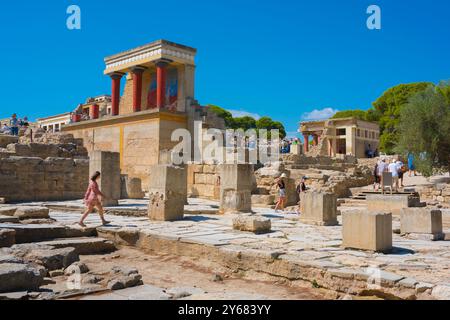 Knossos Crete, view in summer of the ancient Minoan ruins of Knossos Palace dating from 1700 BC, Heraklion, Crete, Greece Stock Photo