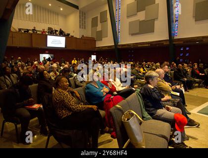 Castro Valley, CA - Jan 20, 2024: Audience watching a Candidate Forum for District 4 Board of Supervisor position. Nate Miley and Jennifer Esteen pres Stock Photo