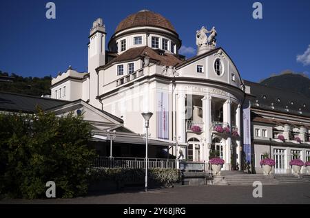 Spa hotel, winter promenade, promenade, Merano, Meran, South Tyrol, Autonomous Province of Bolzano, Italy, Europe Stock Photo