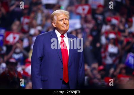 GLENDALE, ARIZONA, USA - 23 August 2024 - Former President of the United States Donald Trump speaking with attendees at an Arizona for Trump rally at Stock Photo