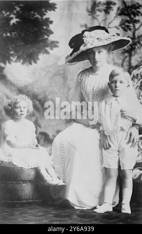 Queen Victoria of Spain, Prince of the Austrias, and Princess Beatrice, Children, Glass negatives, 1 negative: glass; 5 x 7 in. or smaller. Stock Photo