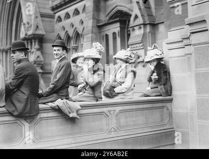 Watching Easter Parade from church steps, 5th Ave., Glass negatives, 1 negative: glass; 5 x 7 in. or smaller. Stock Photo