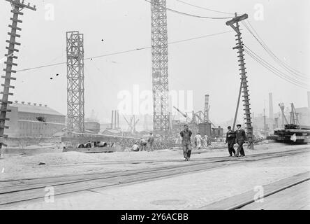 B'klyn Navy Yard/ Bldg., New Dry Dock, Photograph shows the construction of Dry Dock No. 4 at the Brooklyn Navy Yard, New York City. Building 131 is in the background at the left., between ca. 1910 and ca. 1915, Glass negatives, 1 negative: glass; 5 x 7 in. or smaller. Stock Photo