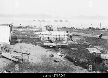 Meckler-Allen Aeroplane, between ca. 1910 and ca. 1915, Airplanes, Glass negatives, 1 negative: glass; 5 x 7 in. or smaller. Stock Photo