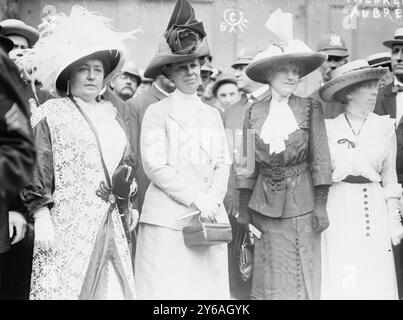 Mrs. Norman Mack, Mrs. Wm. Taft, Mrs. L.L. Francis, Mildred Aubrey, Photo shows women including Harriet T. Mack, wife of Norman E. Mack (1858-1932) who was National Chairman of the Democratic Party and Mrs. Helen (Herron) Taft (1861-1943), wife of President William Howard Taft, at the 1912 Democratic National Convention in Baltimore, Maryland., 1912 June or July, Glass negatives, 1 negative: glass; 5 x 7 in. or smaller. Stock Photo