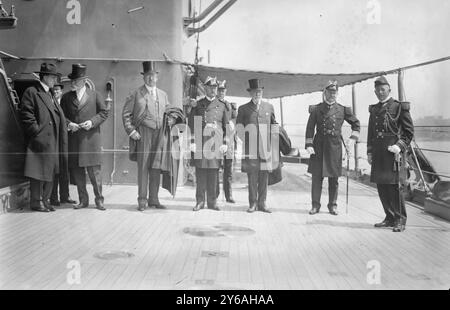 MAINE Mon't comm'ee Monument Committee on WYOMING, W.R. Hearst, J.W. Keller, R.A.C. Smith, Adm Badger, Gen Jas. Wilson, Photo shows the Maine Monument Committee aboard the Wyoming, the battleship which led the fleet during the unveiling ceremonies for the memorial to the battleship Maine, which had exploded in the harbor of Havana, Cuba, during the Spanish-American War of 1898. Members of the committee included: Chairman James Grant Wilson, William R. Hearst, George F. Shrady, John W. Keller, and J. Edward Simmons. In 1913, the monument was placed at the Columbus Circle and 59th Street entranc Stock Photo