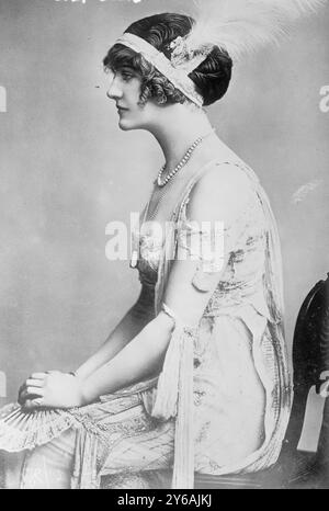 Lily Elsie, Photo shows English theater actress Lily Elsie (1886-1962)., between ca. 1910 and ca. 1915, Glass negatives, 1 negative: glass; 5 x 7 in. or smaller. Stock Photo