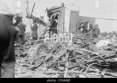 Vestibule of 'Chancellor', Photograph shows people looking at wrecked railroad cars after a railroad accident in which the White Mountain Express crashed through two cars of the Bar Harbor Express, north of New Haven, Connecticut on Sept. 2, 1913., 1913 Sept. 2, Glass negatives, 1 negative: glass; 5 x 7 in. or smaller. Stock Photo