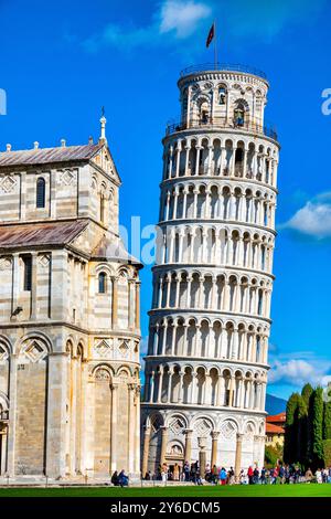 The Cathedral of Santa Maria Assunta and the iconic Leaning Tower in Piazza dei Miracoli, Pisa, Italy Stock Photo