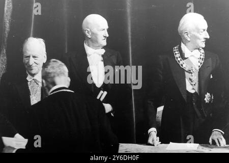 KOLMOGOROV AND ETTER PHILLIPPE WITH PRESIDENT ANTONIO SENGI OF ITALY AND THE BALZAN PRIZE AWARD IN ROME /  ;  13 MAY 1963 Stock Photo