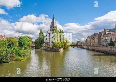 The city view of Metz with the Temple Neuf and Moselle river from the Pont Moyen bridge Stock Photo