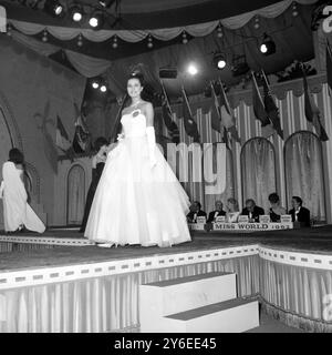 MISS HOLLAND CATHARINA LODDERS MISS WORLD CROWNED - MISS WORLD BEAUTY