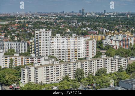 Hochhäuser, Lipschitzallee, Gropiusstadt, Neukölln, Berlin, Deutschland Stock Photo