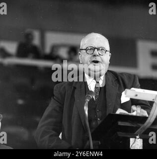 HERBERT WILSON PORTRAIT AT LABOUR PARTY CONFERENCE IN BRIGHTON   ;  10 OCTOBER 1962 Stock Photo