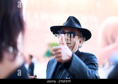 September 25, 2024, Madrid, Madrid, Spain: Tim Burton arrives at Maria Cristina Hotel during 72nd San Sebastian International Film Festival on September 25, 2024 in Donostia / San Sebastian, Spain (Credit Image: © Jack Abuin/ZUMA Press Wire) EDITORIAL USAGE ONLY! Not for Commercial USAGE! Stock Photo