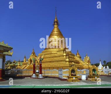 The main golden pagoda in Kuthodaw temple at Mandalay city, Myanmar (Burma) Stock Photo