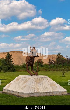 National Memorial Arboretum, site of National Remembrance at Alrewas, near Lichfield, Staffordshire, UK in July - Desert Rats Memorial Stock Photo