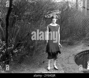 Lady Dorothy Mills photographed in London after her return from the desert . 6 May 1925 Stock Photo