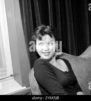 Washington Hotel London  Gia Scale 22 year old  daughter of an Irish Mother and Italian father and born in Liverpool . She will co star with Jack Hawkins in ' The Two Headed Spy ' for Columbia Pictures.  31 March 1958 Stock Photo