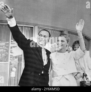 Mr and Mrs Sinatra Frank Sinatra marries Mia Farrow at the home of Mr Jack Entratter,  President of the Sands Hotel, Las Vegas. Pictured waving to well wishers, in the background is maid-of-honour, Mrs William Goetz.  Las Vegas, Nevada - 19 July 1966  Credit: www.TopFoto.co.uk Stock Photo