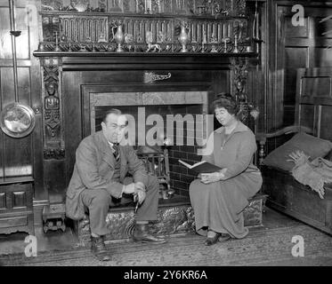 At Astley Hall, Stourport-on-Severn, Worcestershire Mr and Mrs Stanley Baldwin 'At Home'.  26 January 1926 Stock Photo